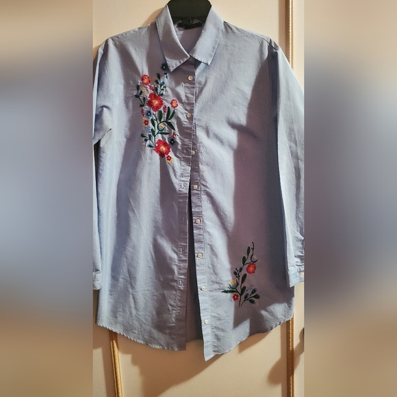 Forever 21 Light Blue  Embroidered  Oversized Shirt - Picture 4 of 8